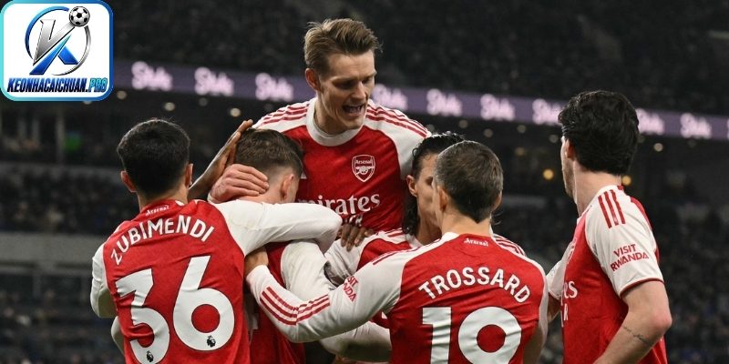Arsenal trở lại chung kết C1 sau 20 năm